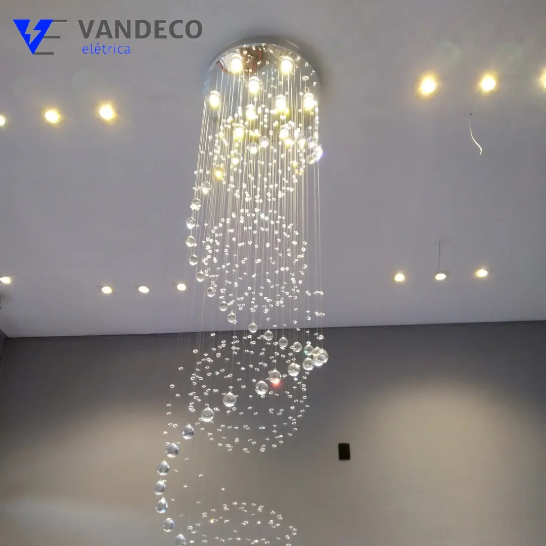 Instalação de lustre de cristal em Jaú