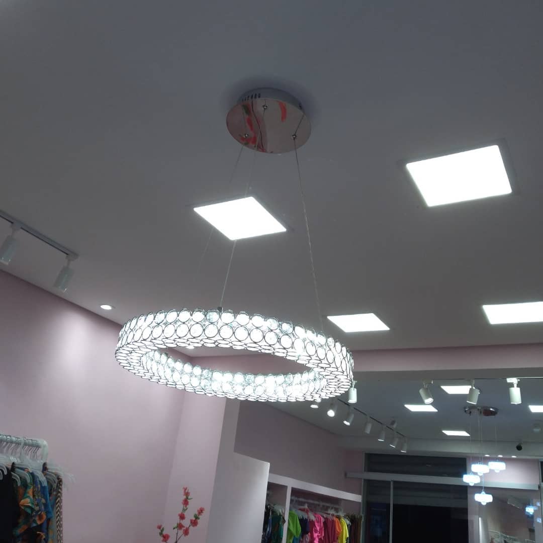 Iluminação comercial com lustre em Jaú